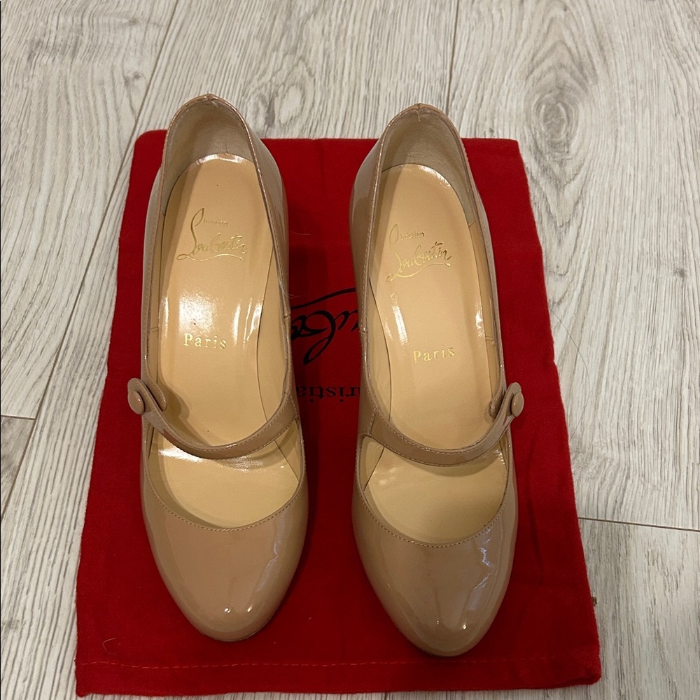 Christian Louboutin Beige Patent Leather Heels